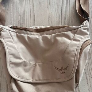 Osprey Flapjill crossbody canvas tan purse bag excellent condition